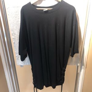 Black short sleeve long tee